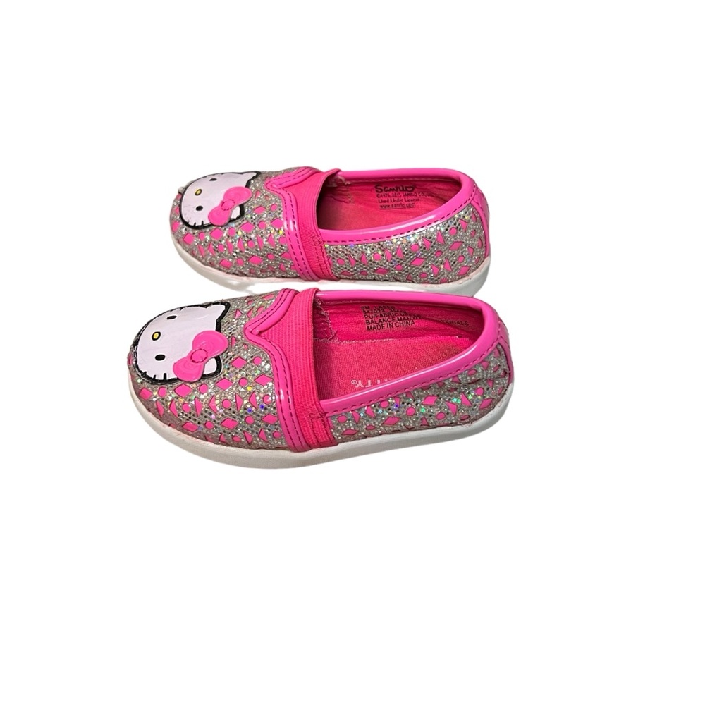Hello Kitty Pink flats size 6